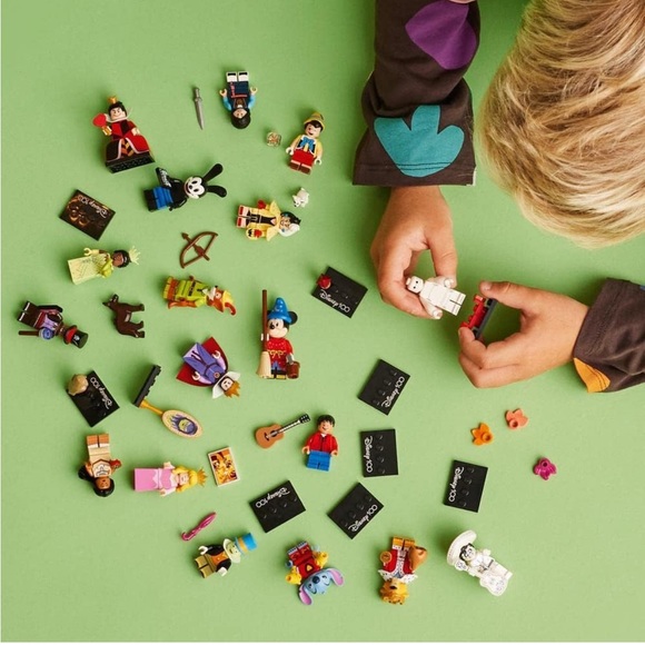 Disney 100 Set of 17 - Picture 3 of 9